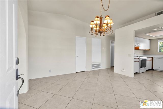 505 S Farrell Drive G42, Palm Springs, CA 92264