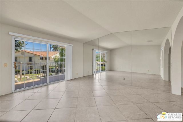 505 S Farrell Drive G42, Palm Springs, CA 92264