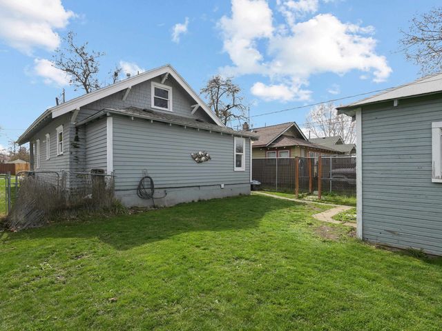 2015 E Nora Ave, Spokane, WA 99207