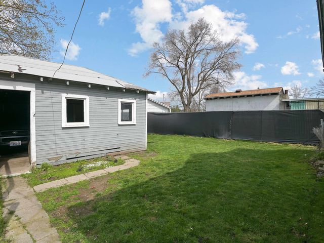 2015 E Nora Ave, Spokane, WA 99207