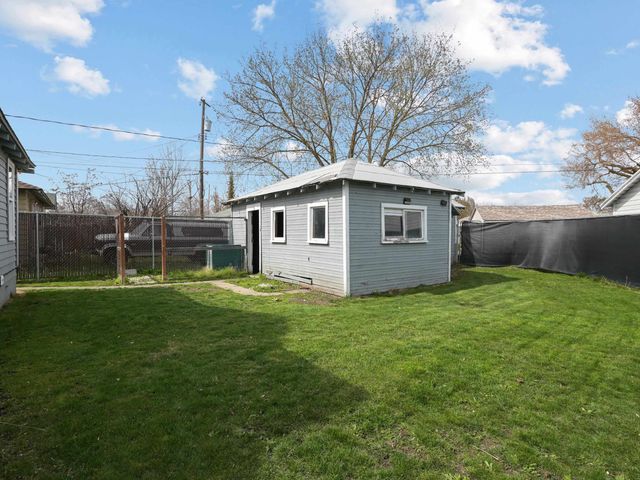 2015 E Nora Ave, Spokane, WA 99207