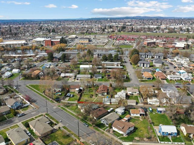 2015 E Nora Ave, Spokane, WA 99207