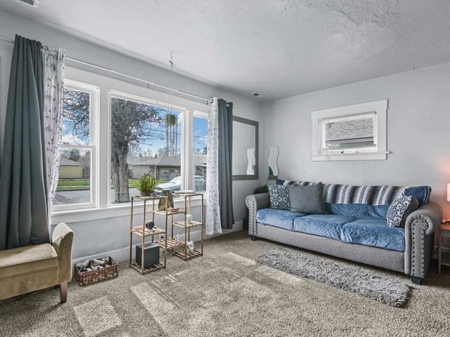 2015 E Nora Ave, Spokane, WA 99207