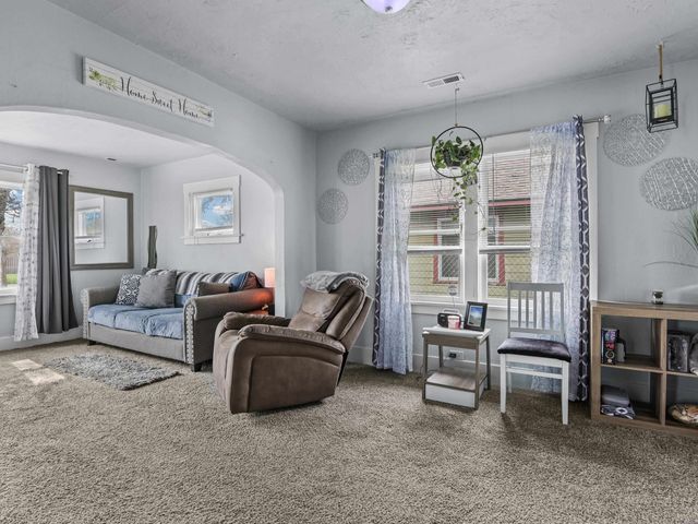 2015 E Nora Ave, Spokane, WA 99207