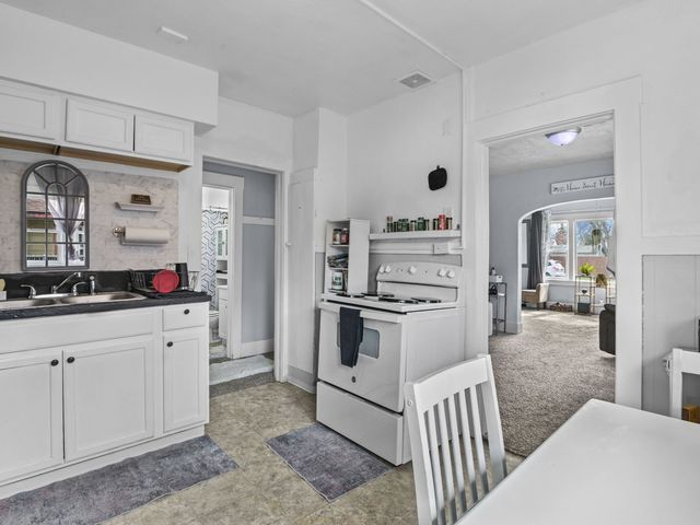 2015 E Nora Ave, Spokane, WA 99207