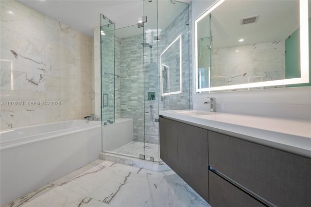 851 NE 1st Ave 3203, Miami, FL 33132