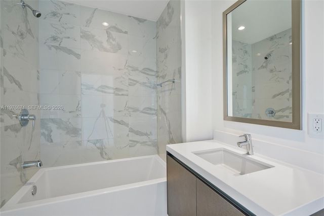 851 NE 1st Ave 3203, Miami, FL 33132