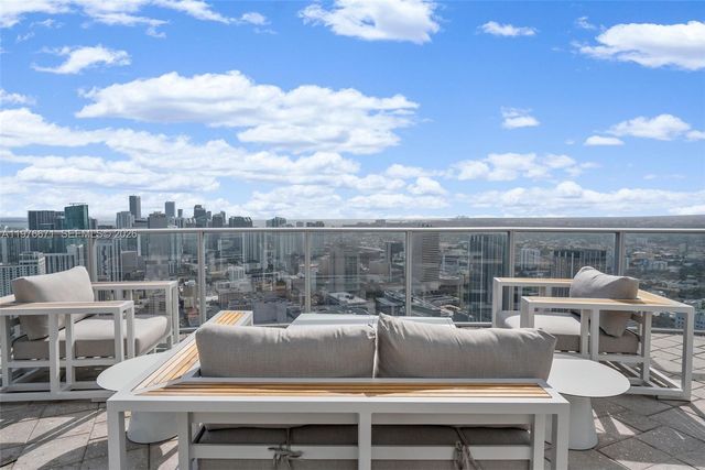 851 NE 1st Ave 3203, Miami, FL 33132