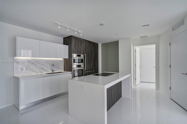 851 NE 1st Ave 3203, Miami, FL 33132