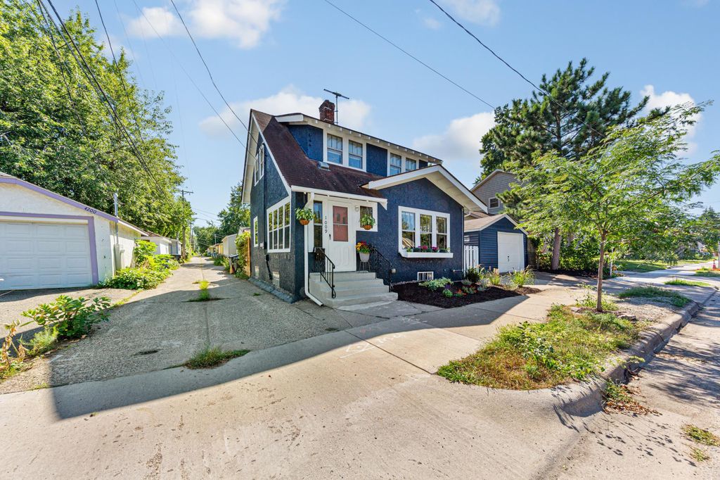 1009 E 42nd Street, Minneapolis, MN 55407 — exterior