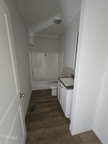 2208 Oak Street, Gray, TN 37615