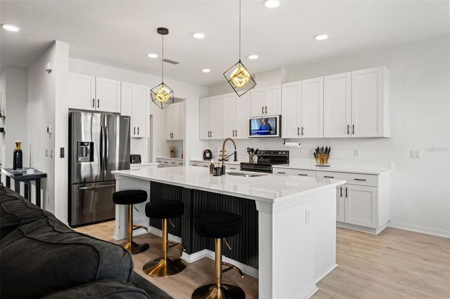 5945 NEWBERRY PINES AVENUE, Wesley Chapel, FL 33545