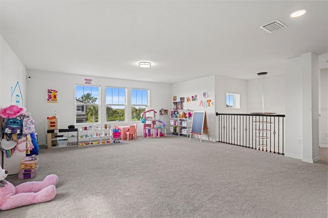 5945 NEWBERRY PINES AVENUE, Wesley Chapel, FL 33545