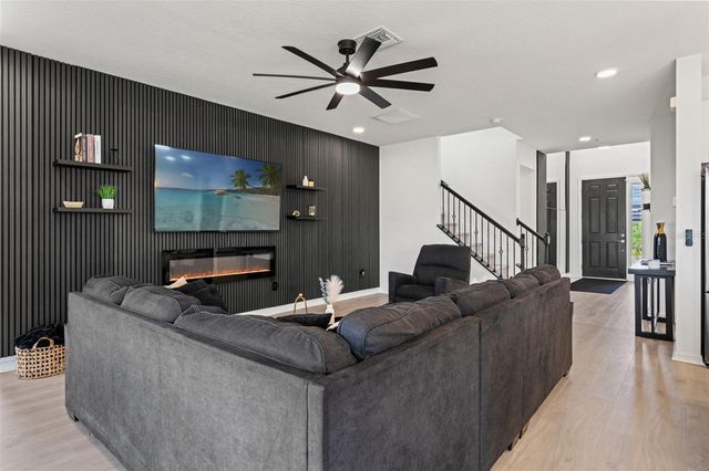 5945 NEWBERRY PINES AVENUE, Wesley Chapel, FL 33545