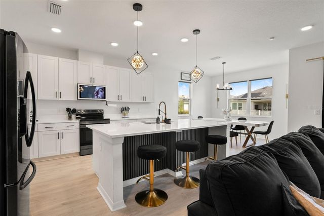 5945 NEWBERRY PINES AVENUE, Wesley Chapel, FL 33545