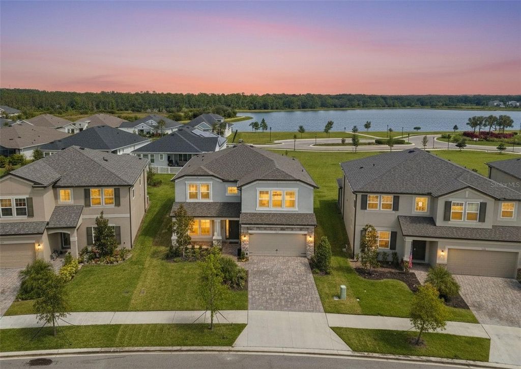 Image 2 of property listing at 5945 NEWBERRY PINES AVENUE, Wesley Chapel, FL 33545