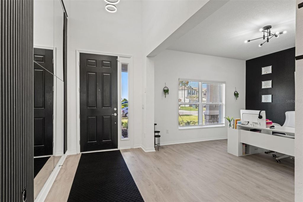 Image 18 of property listing at 5945 NEWBERRY PINES AVENUE, Wesley Chapel, FL 33545