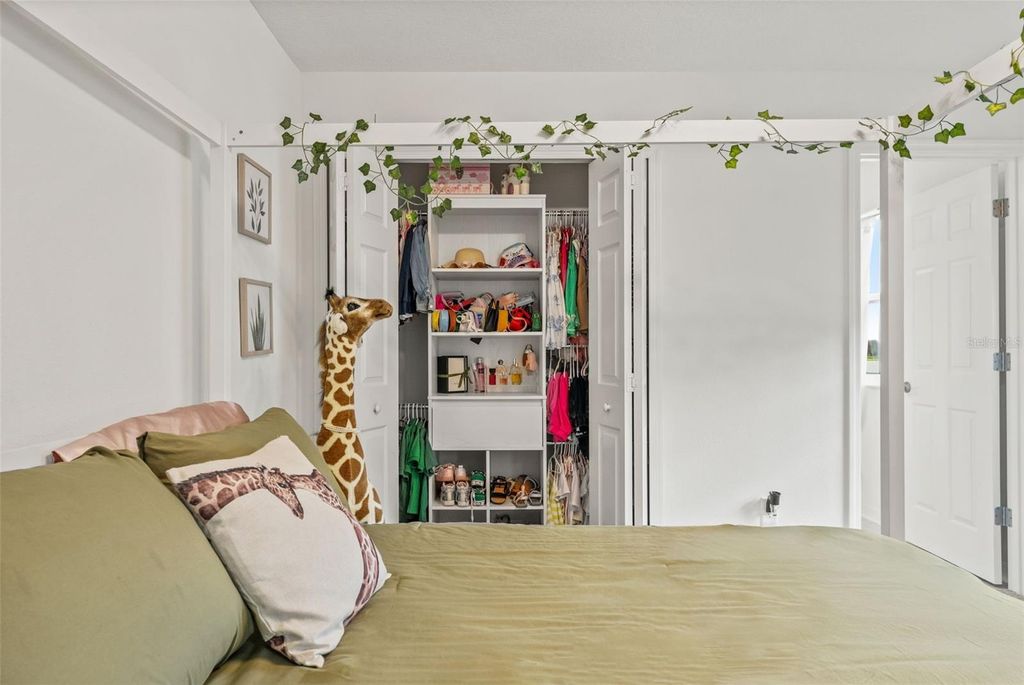 Image 31 of property listing at 5945 NEWBERRY PINES AVENUE, Wesley Chapel, FL 33545