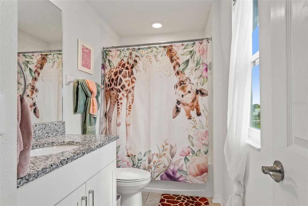 Image 33 of property listing at 5945 NEWBERRY PINES AVENUE, Wesley Chapel, FL 33545