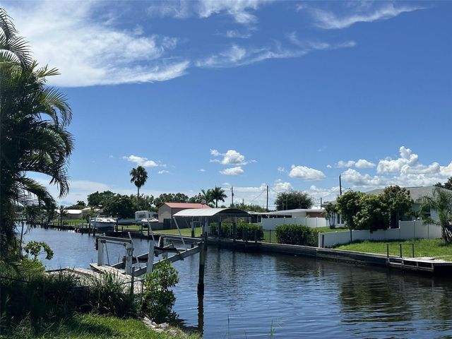835 CONREID DRIVE NE, Port Charlotte, FL 33952