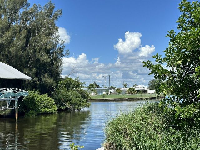835 CONREID DRIVE NE, Port Charlotte, FL 33952