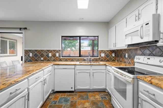 1917 E Collins Boulevard, Richardson, TX 75081