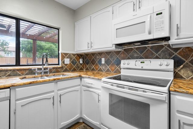 1917 E Collins Boulevard, Richardson, TX 75081