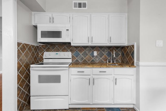 1917 E Collins Boulevard, Richardson, TX 75081