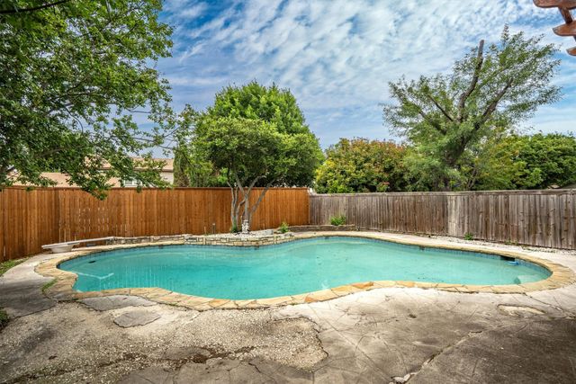 1917 E Collins Boulevard, Richardson, TX 75081