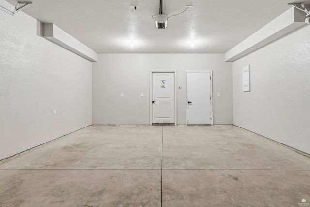 5627 Goheen Drive, Manhattan, KS 66503