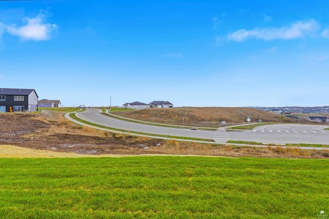 5627 Goheen Drive, Manhattan, KS 66503