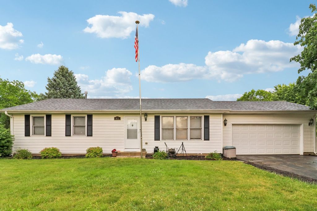 953 N East Street, Marengo, IL 60152