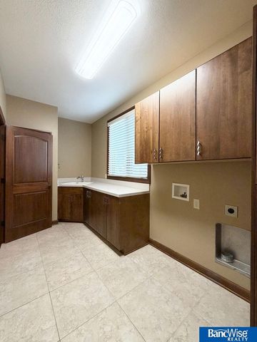 7242 S 96th Court, Lincoln, NE 68526