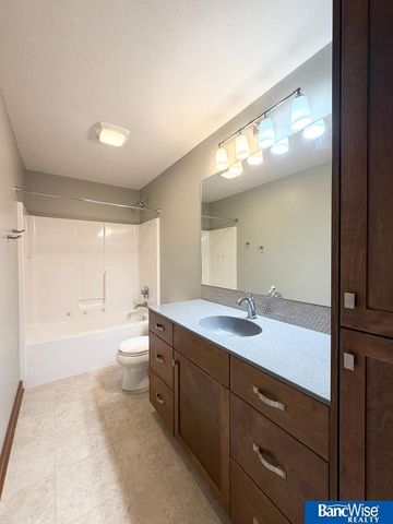 7242 S 96th Court, Lincoln, NE 68526