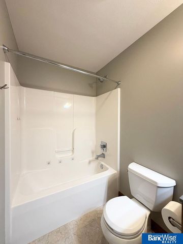 7242 S 96th Court, Lincoln, NE 68526