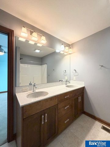 7242 S 96th Court, Lincoln, NE 68526