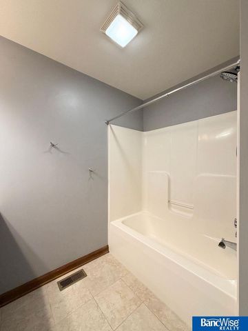 7242 S 96th Court, Lincoln, NE 68526