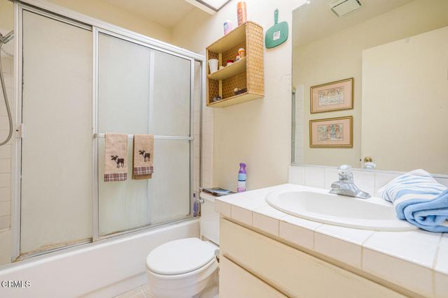 6909 Pala Mesa Drive, Oak Park, CA 91377