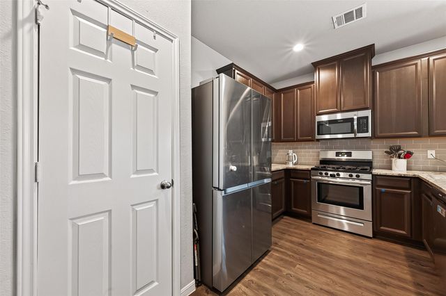10535 Amador Peak Drive, Rosharon, TX 77583