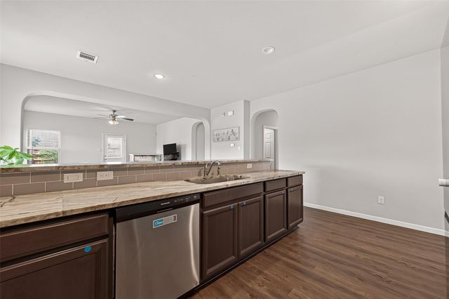 10535 Amador Peak Drive, Rosharon, TX 77583