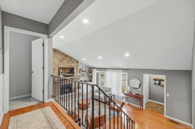47 Scenic Drive, Poughkeepsie, NY 12603