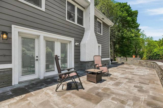 47 Scenic Drive, Poughkeepsie, NY 12603