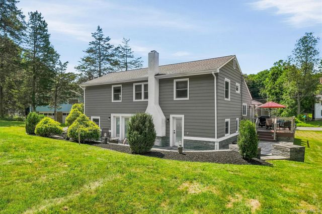 47 Scenic Drive, Poughkeepsie, NY 12603