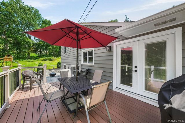 47 Scenic Drive, Poughkeepsie, NY 12603