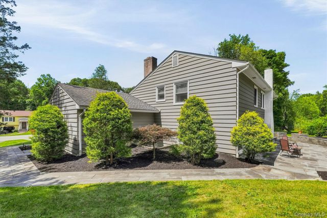 47 Scenic Drive, Poughkeepsie, NY 12603