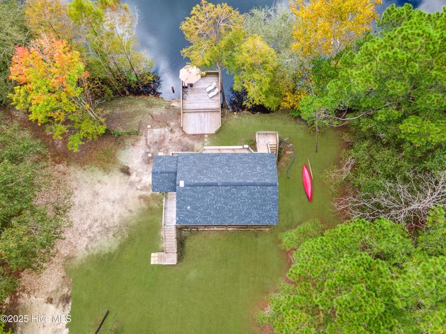 789 River Bend Drive, Burgaw, NC 28425