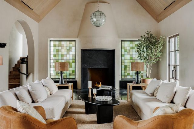 2600 Tanglewood TRL, Austin, TX 78703