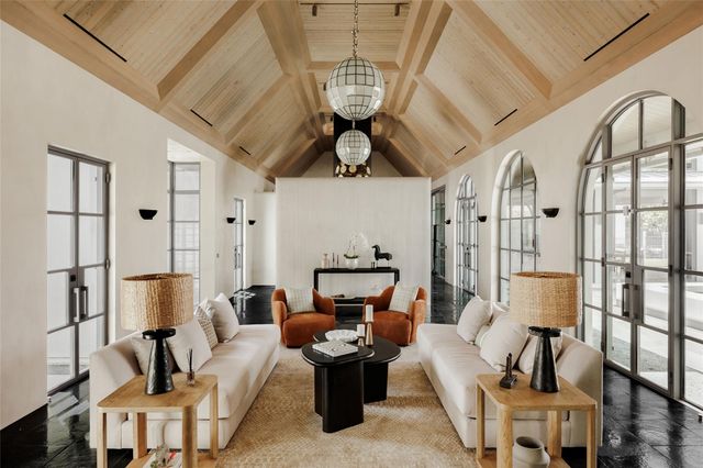 2600 Tanglewood TRL, Austin, TX 78703