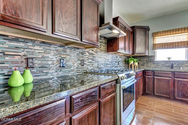 545 Lanner Drive, El Paso, TX 79928