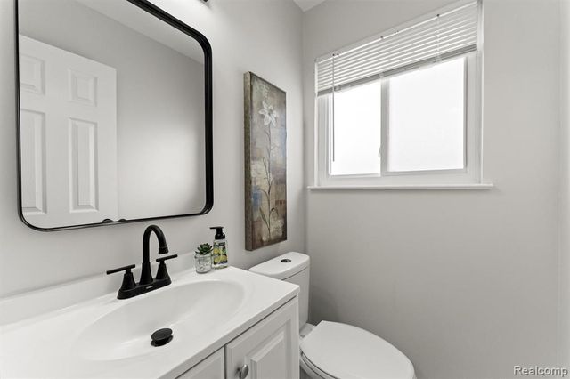 21799 Potomac Street, Southfield, MI 48076